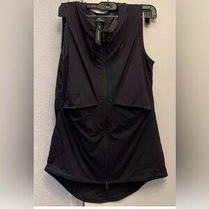 Nike essential women’s running vest